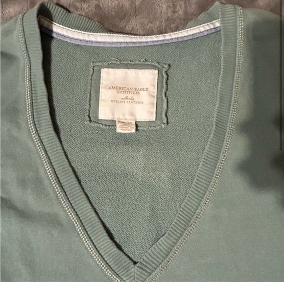 American Eagle Distressed v-neck sweatshirt - Picture 2 of 5